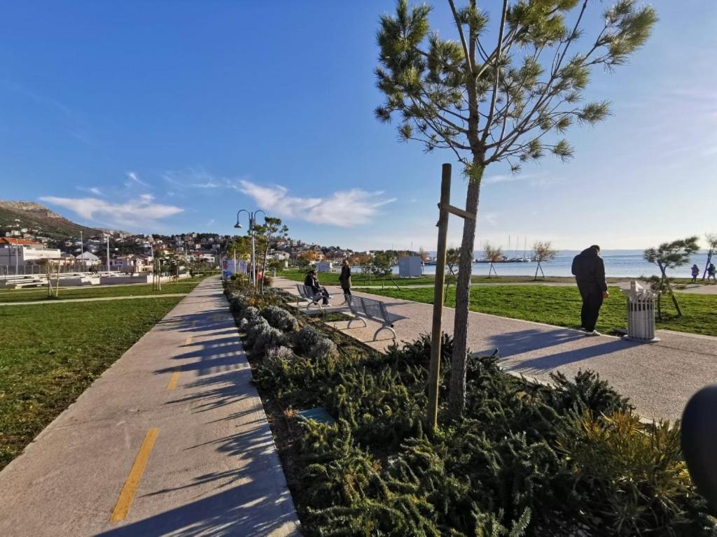 Apartments One Palm Подстрана Экстерьер фото