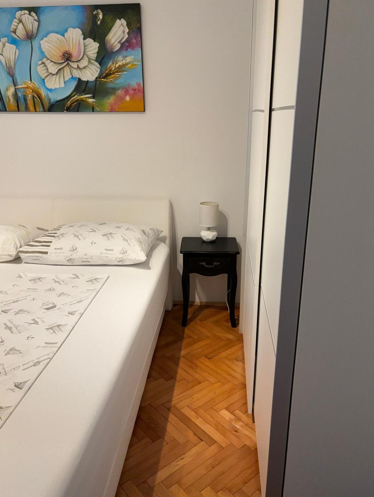 Apartments One Palm Подстрана Экстерьер фото